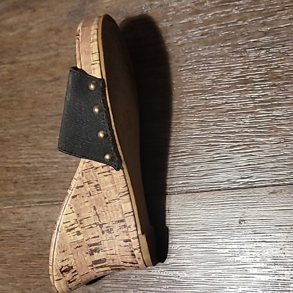 Shoes - Picture 3 of 3